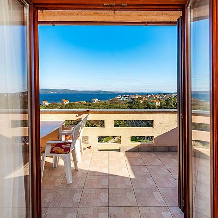 2 Bedroom Amazing Apartment In Neviđane Εξωτερικό φωτογραφία