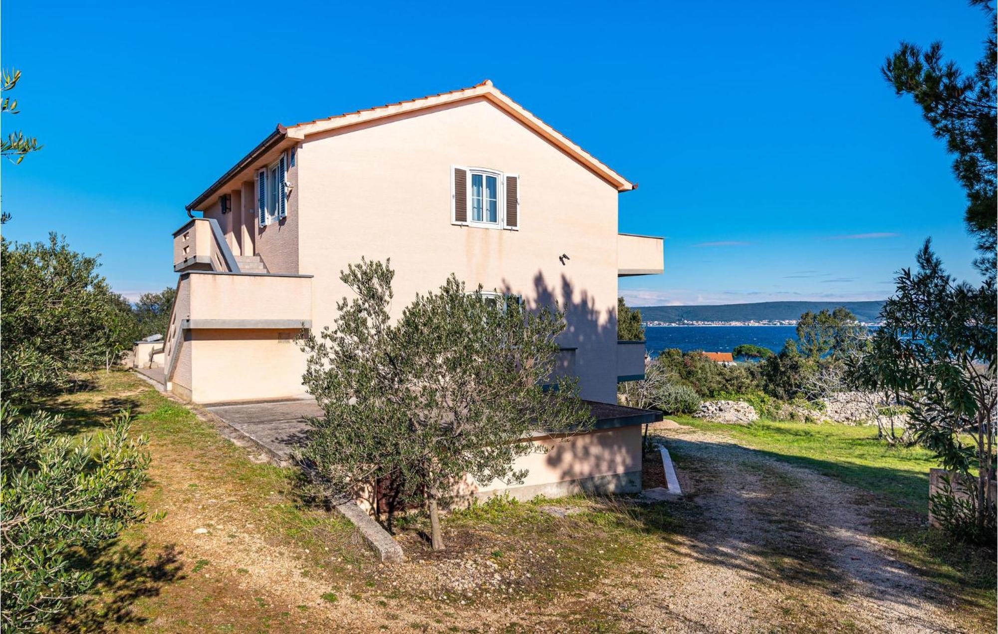 2 Bedroom Amazing Apartment In Neviđane Εξωτερικό φωτογραφία