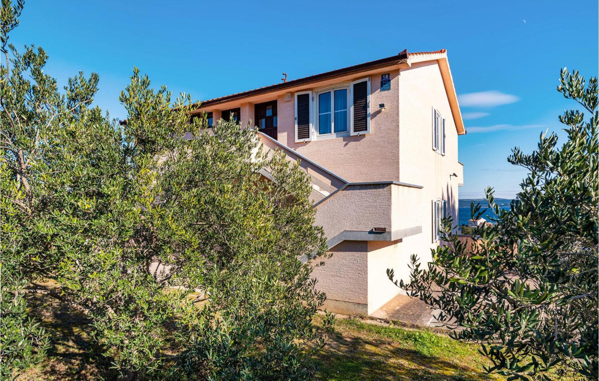 2 Bedroom Amazing Apartment In Neviđane Εξωτερικό φωτογραφία