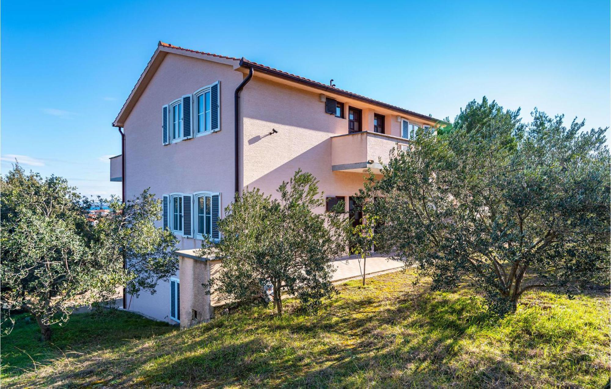 2 Bedroom Amazing Apartment In Neviđane Εξωτερικό φωτογραφία
