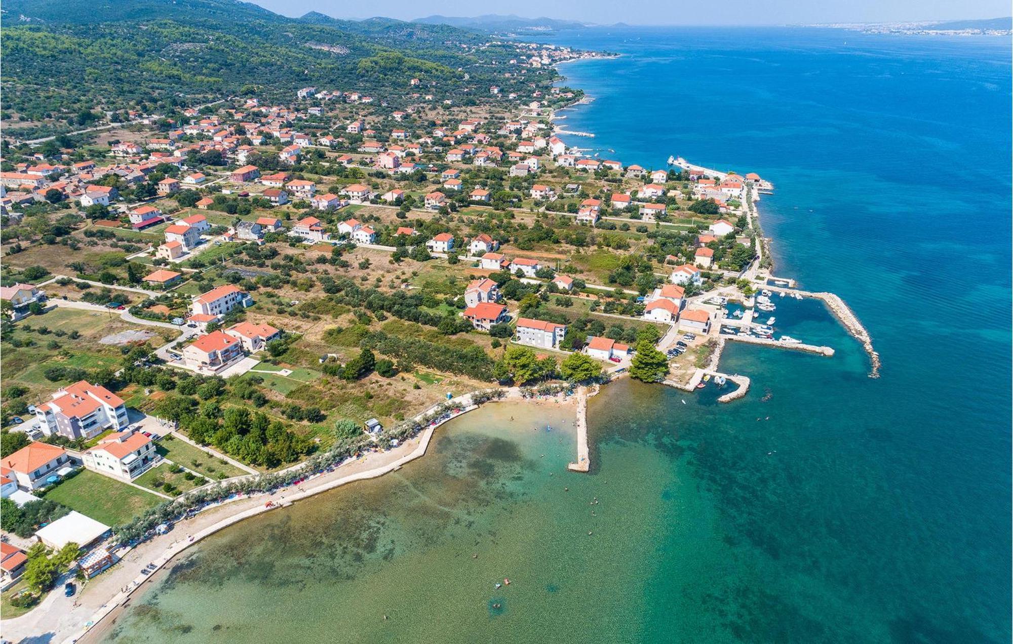2 Bedroom Amazing Apartment In Neviđane Εξωτερικό φωτογραφία